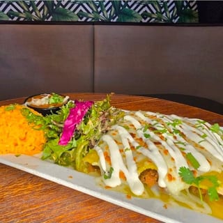 ENCHILADAS EN SALSA VERDE